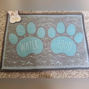NWT Bella Pet Food and Water Mat with Paw Prints